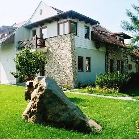 Fűzfavilla Villa