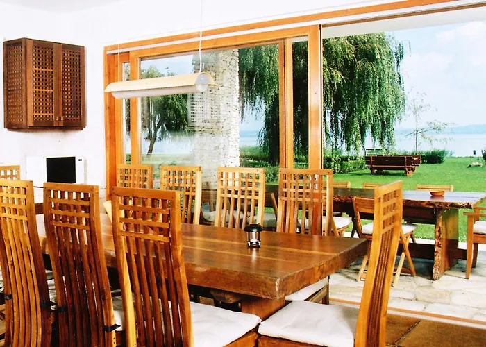 فيلة Fuzfavilla *